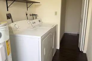 30 NW 87th Ave, Miami, FL 33172 - Photo 12