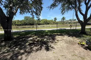 2741 NE 4th St, Homestead, FL 33033 - Photo 30