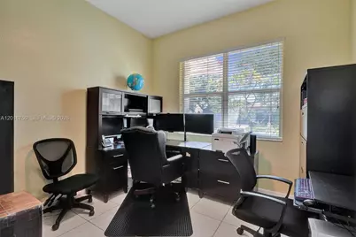 4401 SW 74th Ter, Davie, FL 33314 - Photo 16