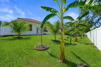 4401 SW 74th Ter, Davie, FL 33314 - Photo 28