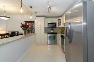 19370 Collins Ave, Sunny Isles Beach, FL 33160 - Photo 10