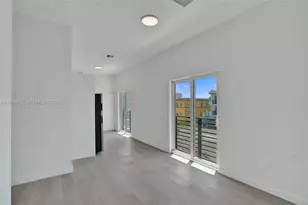 1567 NW 1st St, Miami, FL 33125 - Photo 8