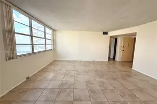 1351 NE Miami Gardens Dr, Miami, FL 33179 - Photo 10