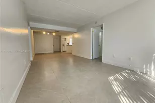 6065 NW 186th St, Hialeah, FL 33015 - Photo 6