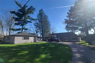 605 Hilltop Dr, White Lake, MI 48386 - Photo 4