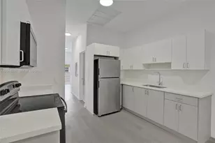 1567 NW 1st St, Miami, FL 33125 - Photo 2