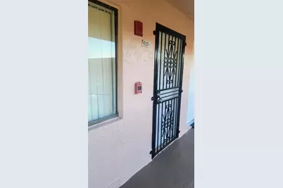 2166 W 60 St #15-201, Hialeah, FL 33016 - Photo 2