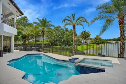 14332 Ardoch Pl, Miami Lakes, FL 33016 - Photo 8