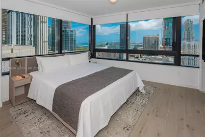 225 N Miami Ave #2801, Miami, FL 33128 - Photo 2