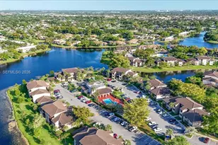 9860 Nob Hill Ln, Sunrise, FL 33351 - Photo 4