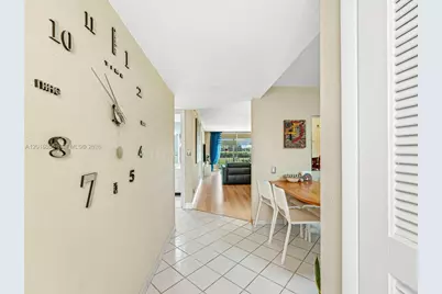 9820 S Hollybrook Lake Dr #208, Pembroke Pines, FL 33025 - Photo 6