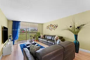 9820 S Hollybrook Lake Dr, Pembroke Pines, FL 33025 - Photo 1