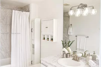 253 NE 2nd St #229, Miami, FL 33132 - Photo 8