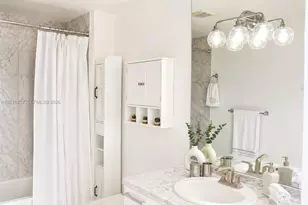 253 NE 2nd St, Miami, FL 33132 - Photo 8