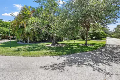 7800 SW 132nd St, Pinecrest, FL 33156 - Photo 4