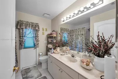 701 SW 93rd Ter, Pembroke Pines, FL 33025 - Photo 22