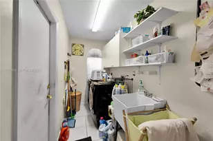 701 SW 93rd Terrace, Pembroke Pines, FL 33025 - Photo 24