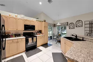 701 SW 93rd Terrace, Pembroke Pines, FL 33025 - Photo 10