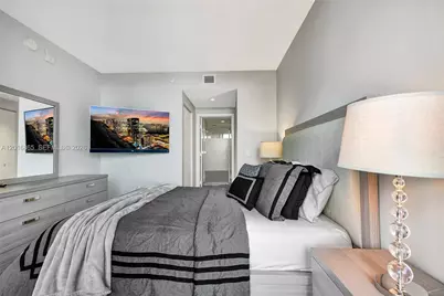 121 NE 34th St #1406A, Miami, FL 33137 - Photo 32