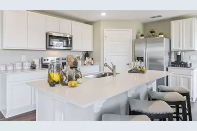 4056 Giorgio Dr, Lakeland, FL 33884 - Photo 2