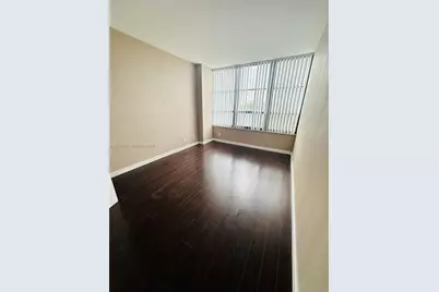 600 Three Islands Blvd #304, Hallandale Beach, FL 33009 - Photo 4