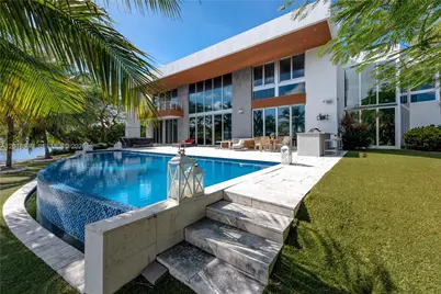 400 Tamarind Dr, Hallandale Beach, FL 33009 - Photo 10