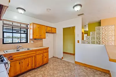 2400 NW 181st Ter, Miami Gardens, FL 33056 - Photo 22