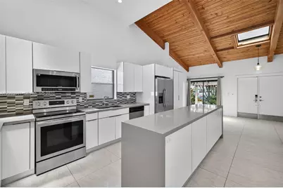 2619 S Parkview Dr, Hallandale Beach, FL 33009 - Photo 4
