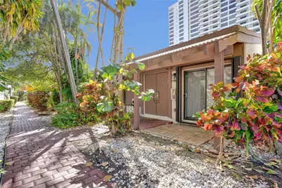 2619 S Parkview Dr, Hallandale Beach, FL 33009 - Photo 16