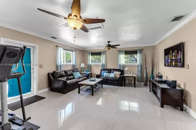 9340 SW 178th Street, Palmetto Bay, FL 33157 - Photo 14