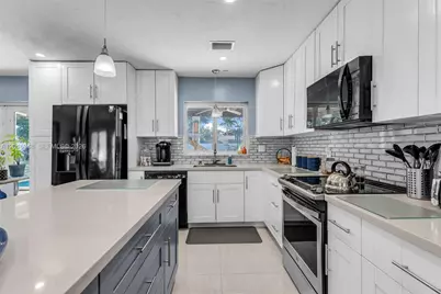 9340 SW 178th Street, Palmetto Bay, FL 33157 - Photo 8