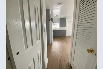 7011 Pembroke Rd #202, Pembroke Pines, FL 33023 - Photo 6