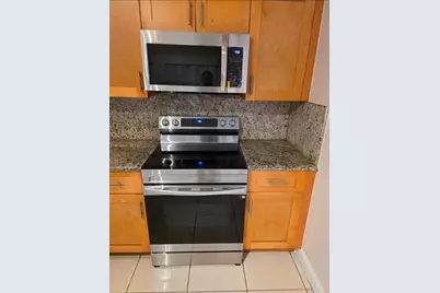 7692 NW 178th Ter, Hialeah, FL 33015 - Photo 14