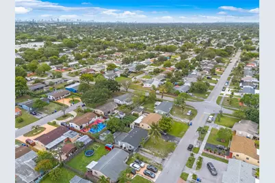 1121 N 71st Ave, Hollywood, FL 33024 - Photo 32