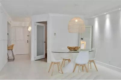 2401 Collins Ave #1805, Miami Beach, FL 33140 - Photo 2