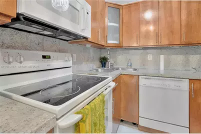 2401 Collins Ave #1805, Miami Beach, FL 33140 - Photo 10