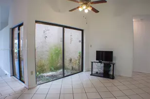 17523 NW 66th Ct, Hialeah, FL 33015 - Photo 4