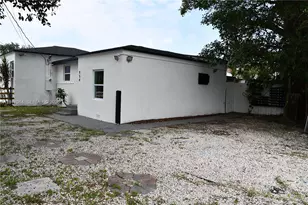 954 NW 75th St, Miami, FL 33150 - Photo 12