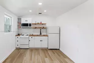 954 NW 75th St, Miami, FL 33150 - Photo 2