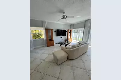1401 NW 187th Ave, Pembroke Pines, FL 33029 - Photo 16