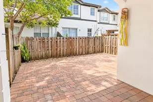 7772 NW 114th Pl, Doral, FL 33178 - Photo 8