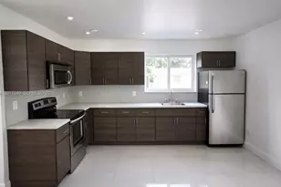 552 NE 61st St, Miami, FL 33137 - Photo 2