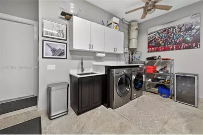 2576 Bay Pointe Dr, Weston, FL 33327 - Photo 42