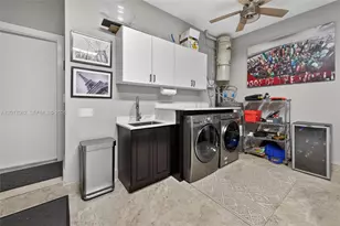2576 Bay Pointe Dr, Weston, FL 33327 - Photo 42