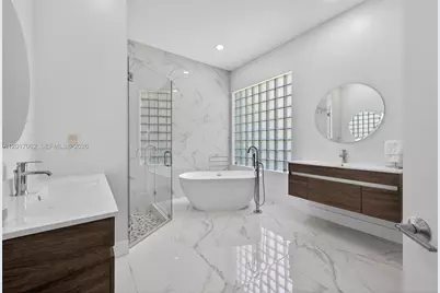 2576 Bay Pointe Dr, Weston, FL 33327 - Photo 26