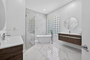 2576 Bay Pointe Dr, Weston, FL 33327 - Photo 26