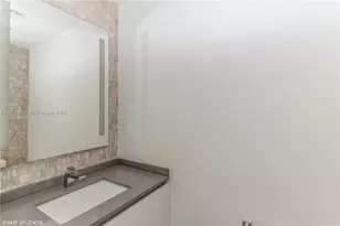 88 SW 7th St, Miami, FL 33130 - Photo 14