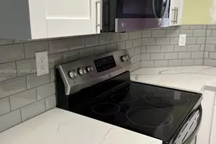 12442 NW 7th Ln, Miami, FL 33182 - Photo 4