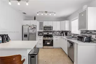 1639 Van Buren St, Hollywood, FL 33020 - Photo 10