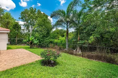 19871 SW 3rd Pl, Pembroke Pines, FL 33029 - Photo 32
